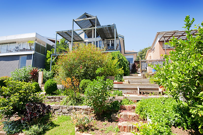 Substantial Family Entertainer Picture 1