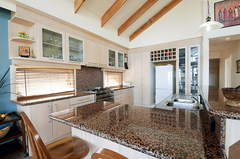 Substantial Family Entertainer Picture 2