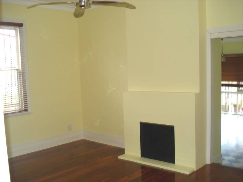 IMMACULATELY PRESENTED PERIOD SINGLE FRONTED HOME Picture 3