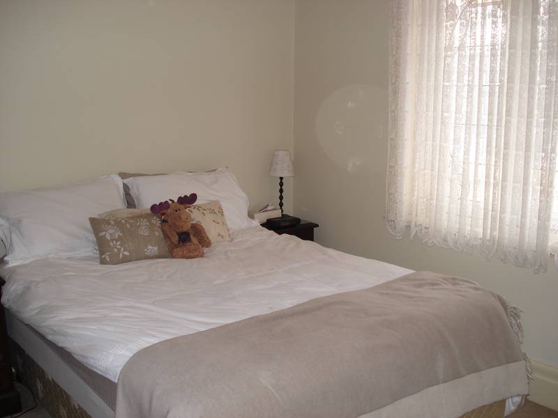 IMMACULATELY PRESENTED & RENOVATED BRICK EDWARDIAN RESIDENCE Picture 3