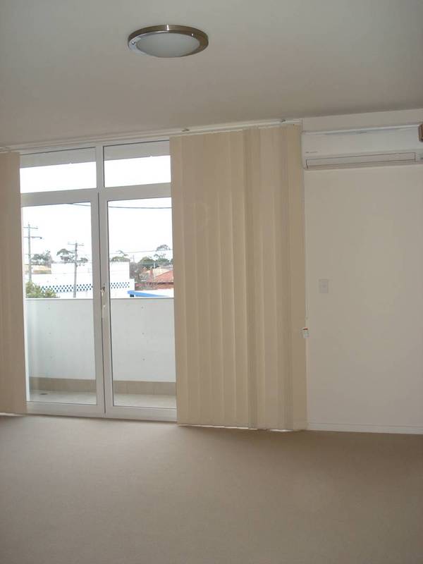 BRAND NEW EXECUTIVE STYLE APARTMENT Picture 3