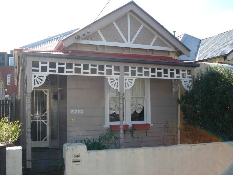 REFURBISHED EDWARDIAN PERIOD HOME ONLY 3KM TO THE CBD Picture 1