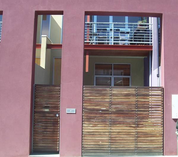 MODERN AND TRENDY Picture 1