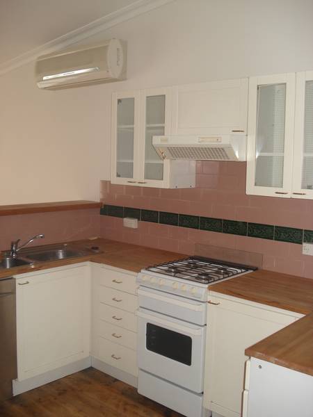 VICTORIAN TREASURE Picture 3