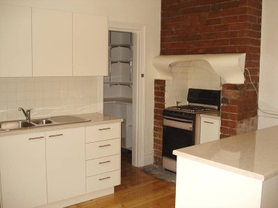 IDEALLY LOCATED FOR YOUR CONVENIENCE Picture
