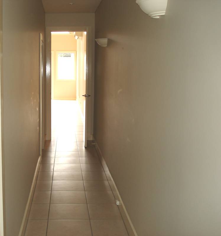 FULLY RENOVATED BRIGHT AND LIGHT VICTORIAN HOME. Picture 2