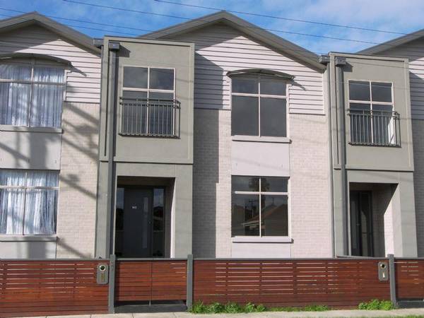 Brand new townhouse Picture 1