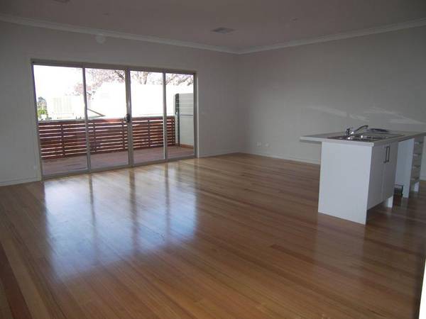 Brand new townhouse Picture 3