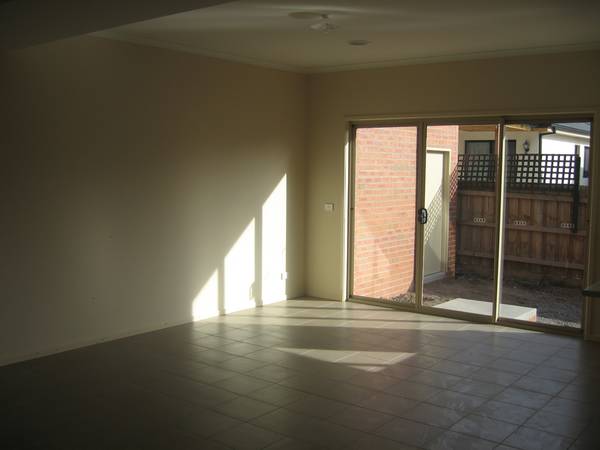 Super Modern In Super Location - ONLY ONE LEFT Picture 3