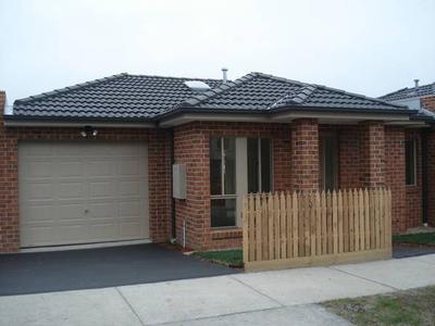 OPPOSITE DANDENONG HOSPITAL AND CHISHOLM! Picture