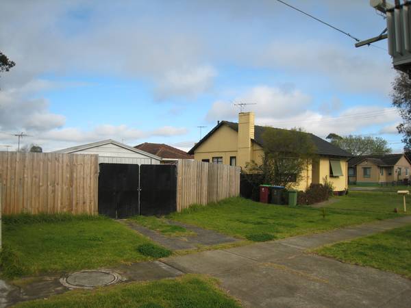 Desirable Corner Postion. Picture