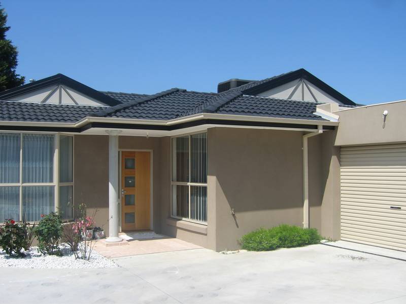 Live In Luxury! Picture 1