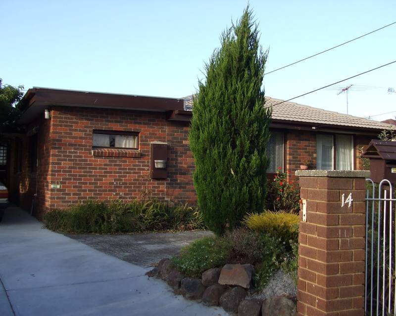 Yes!! 4 Bedrooms Plus Study! Picture 2