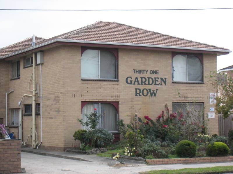 Premier Location! Picture 1