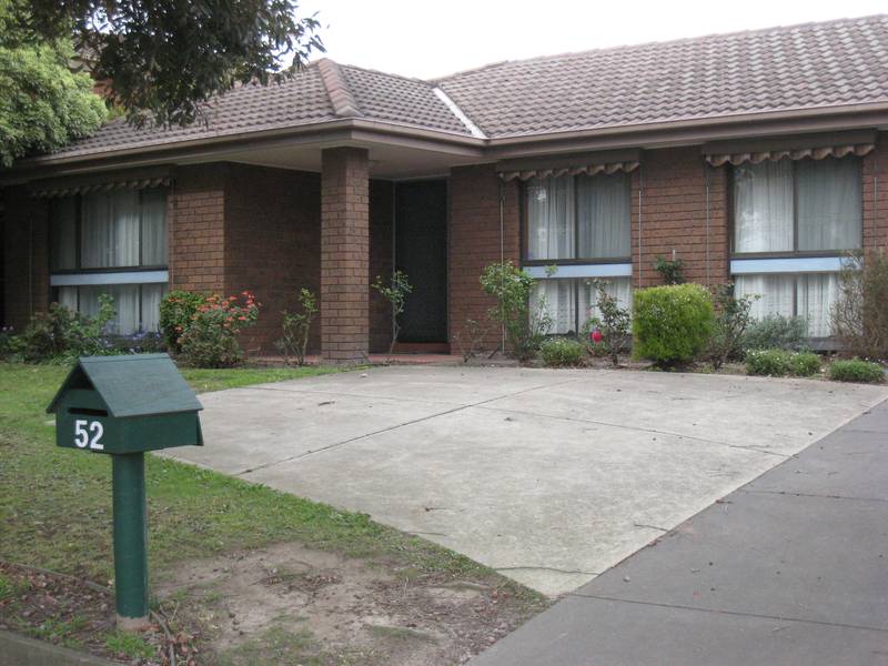 4 Bedrooms, 2 Bathrooms Picture 1