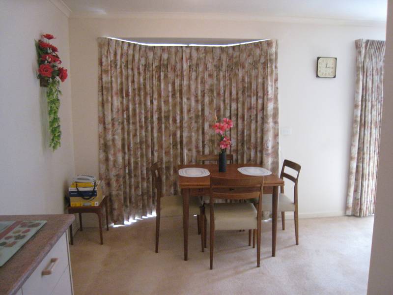 Perfect Location! Picture 2