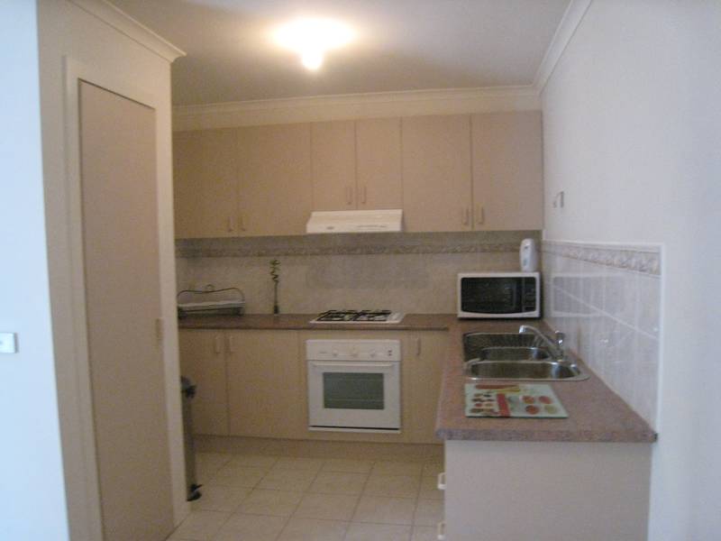 Perfect Location! Picture 3