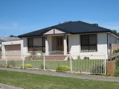 As Good As Brand New 4 Bedrooms Plus Study Home Picture