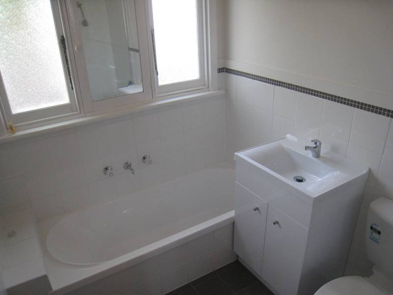 Inner Central Location & Fully Renovated! Picture 2