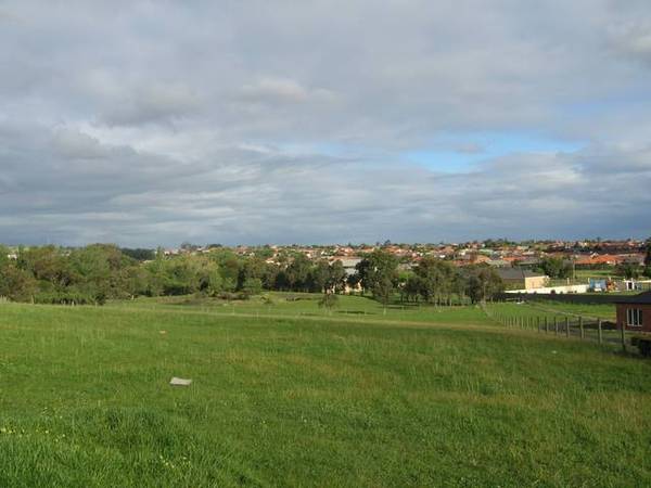 Secluded Acre Plus! Picture 2