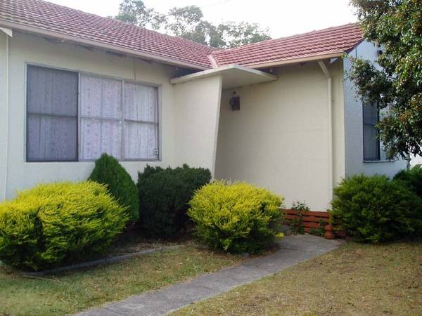 3 bedroom home with single garage, Picture 1