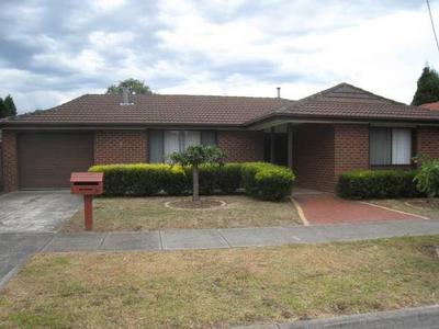 Four Bedrooms - Near Chisholm Tafe Picture