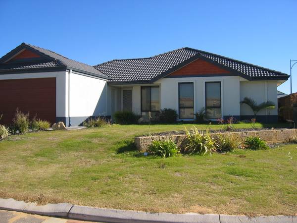 FAMILY HOME Picture 1