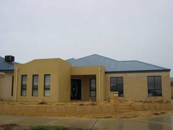 Stunning Family Home! Picture 1