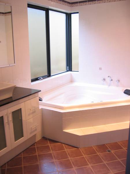 Stunning Family Home! Picture 2