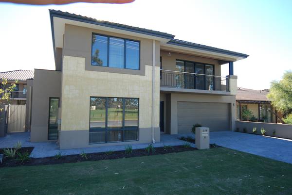 Stunning Family Home! Picture 1