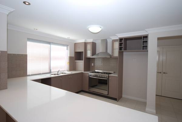 Stunning Family Home! Picture 2