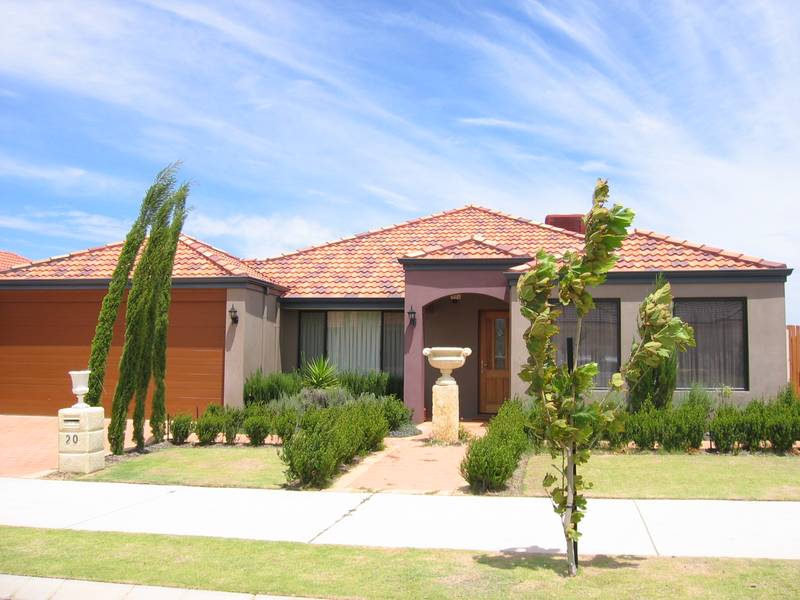 FAMILY HOME Picture 2