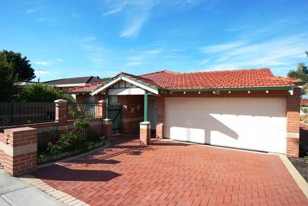 Gorgeous Street Front Duplex Picture