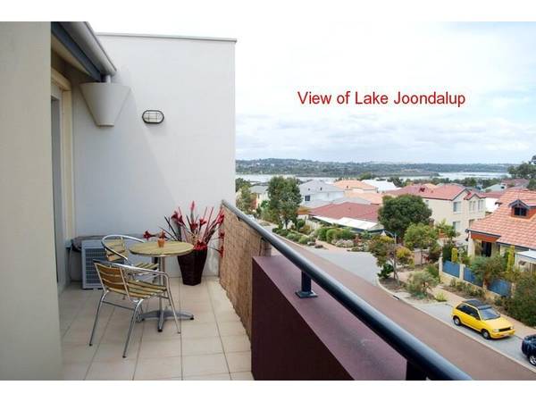 Lake Views! Picture 1