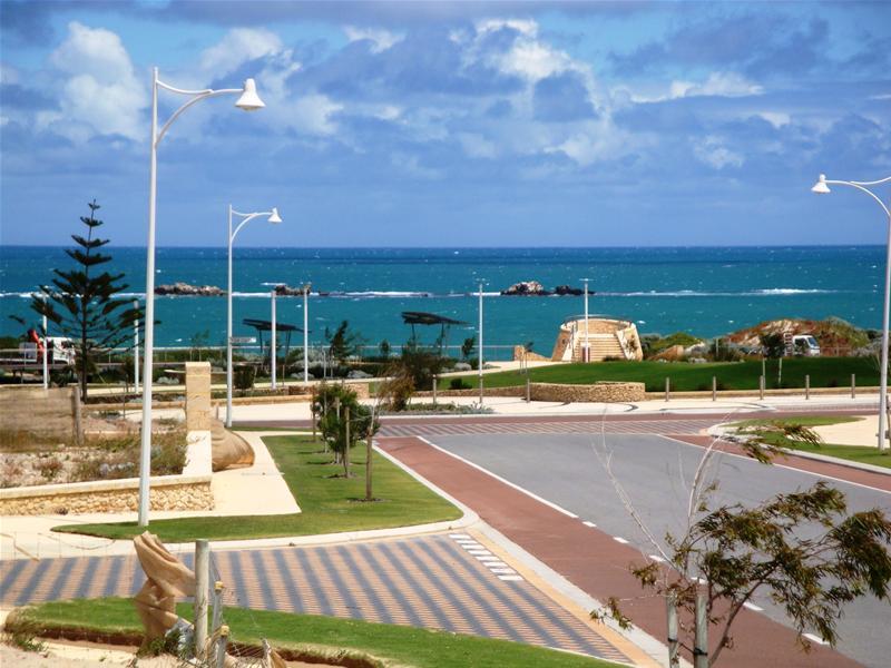 Prestige Location! - Price Slashed! Picture 3