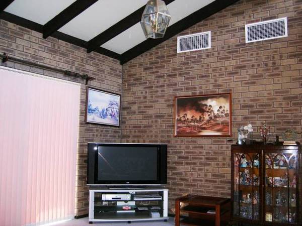 5 Bed Tri-Level Home...OPEN SATURDAY 2 - 3pm Picture 3