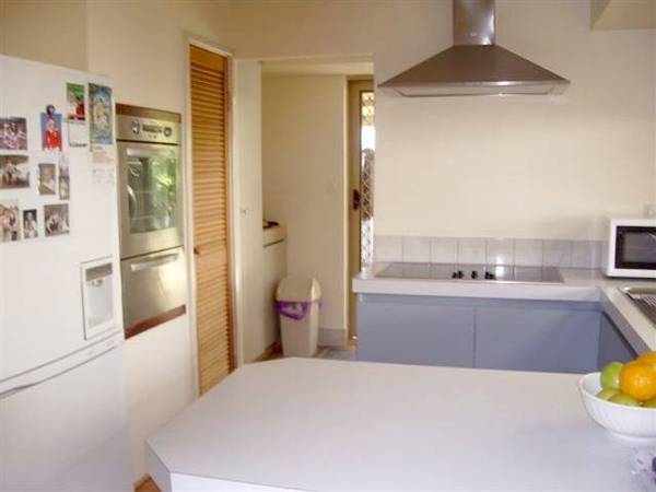 Easy Care Seaside Living Picture 2