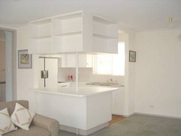 Spacious Open Plan Picture 3