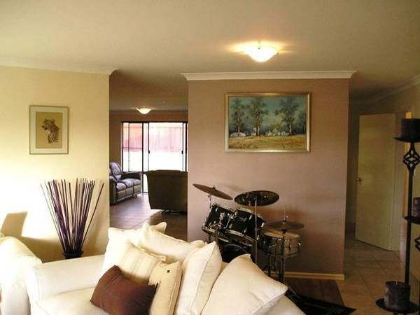 Superb Family Home Picture 3