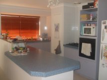 Beautiful Air Conditioned Family Home Picture