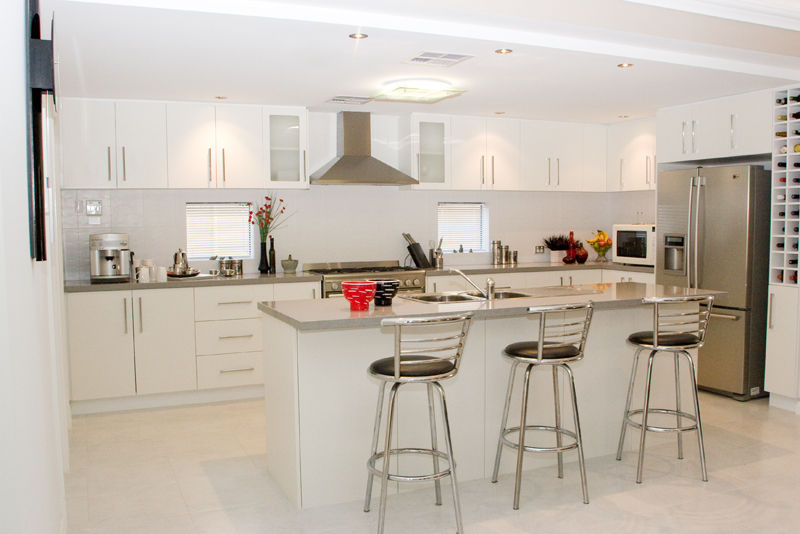 Brand New Stunning Harbour Side Home! Picture 3