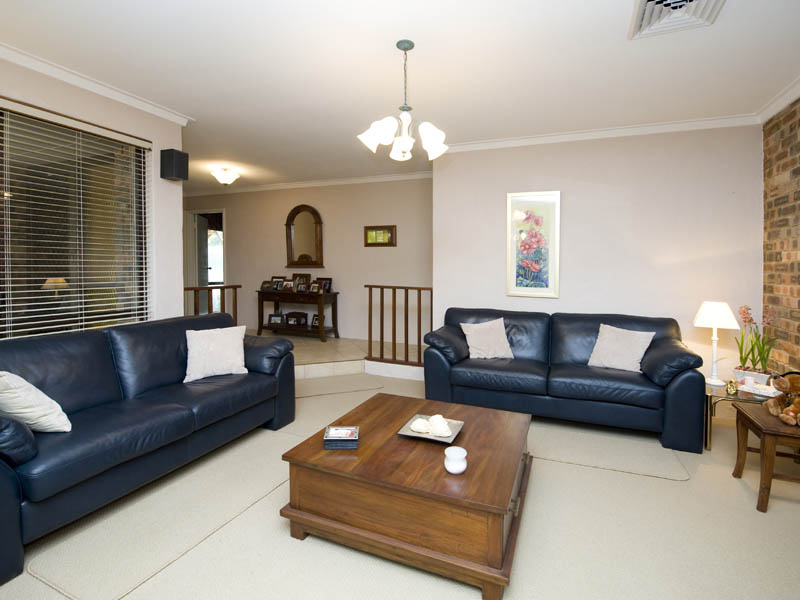 Exceptional Family Home! Picture 2