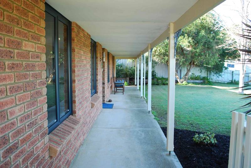 Rarely Available Location! Picture 2