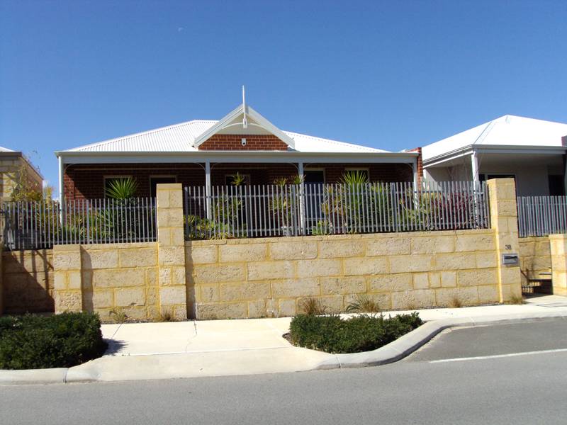 Stunning Cottage Home Picture 1