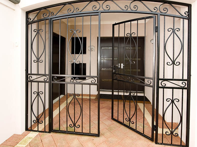 THE BEST OF EASY CARE LIVING! Picture 2