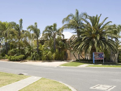 Tropical Paradise In Mullaloo Heights! *Open Sunday 31 January 2010 between 1.15pm-2.15pm* Picture