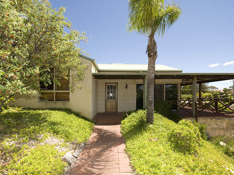 TOP LOCATION with POSSIBLE SEPARATE GRANNY FLAT - UNDER OFFER IN 24 HOURS!!!! Picture 1