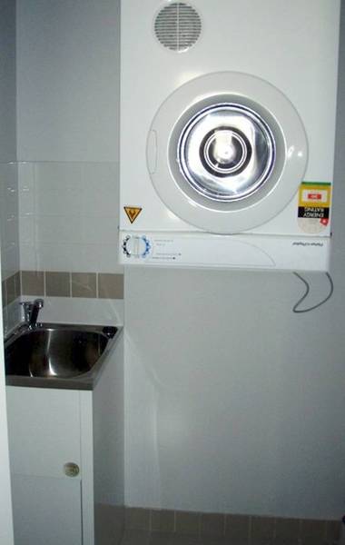 Singles Delight! Picture 3