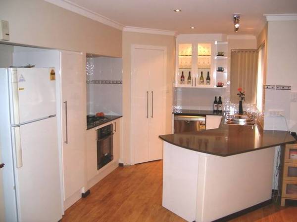 So Close To Beachfront. Picture 3