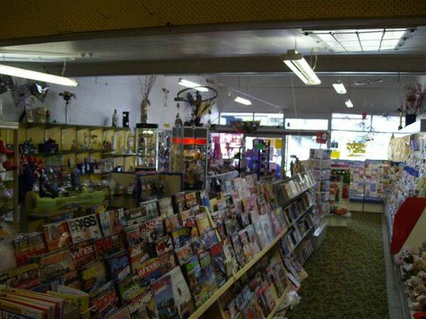 BOOKS AND GIFTS Picture 1